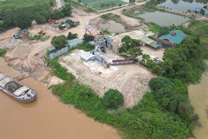Trạm trộn bê tông nhựa asphalt Phong Cảnh vi phạm pháp luật về đê điều gây bức xúc