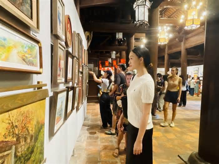 Tiển lãm “Nước non ngàn dặm” tôn vinh vẻ đẹp của Tổ quốc qua hội họa