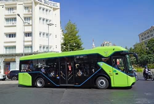 Hà Nội đặt mục tiêu hoàn thành chuyển đổi sang xe buýt điện trước năm 2030