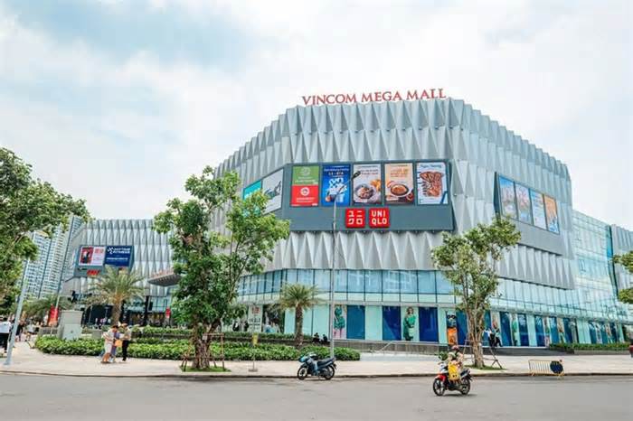 Thành phố Hồ Chí Minh khuyến mại hàng hiệu, mở rộng cung đường mua sắm