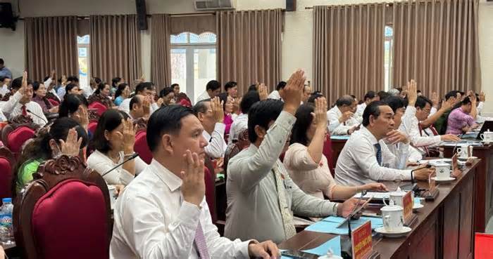 Cán bộ Bến Tre, Trà Vinh về Vĩnh Long làm việc được hỗ trợ 4 triệu đồng/tháng