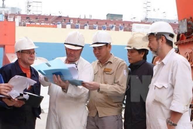Liên thông thủ tục cấp phép lao động giúp thu hút nhân tài