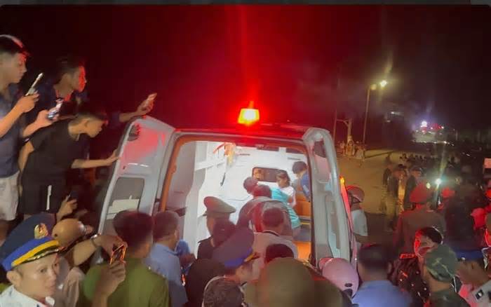 Dân đảo Lý Sơn vui mừng đón 2 người sống sót kỳ diệu sau 2 ngày trôi trên biển