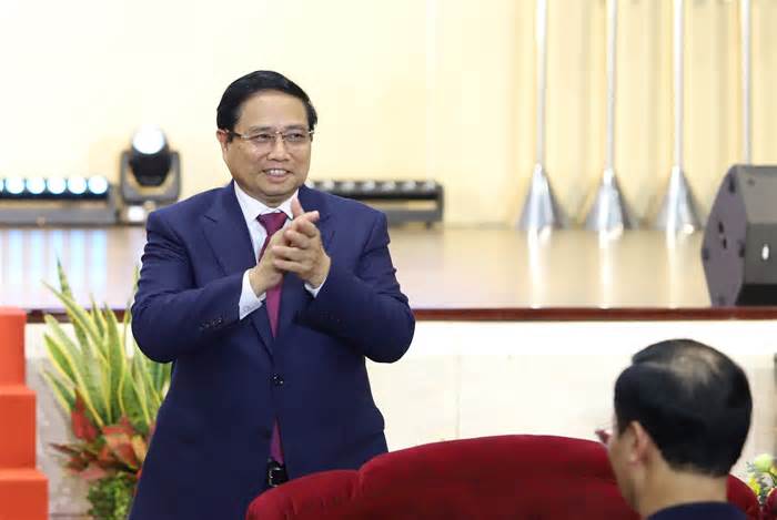 Thủ tướng trao Huân chương Lao động hạng Nhất tặng Đại học Quốc gia TPHCM