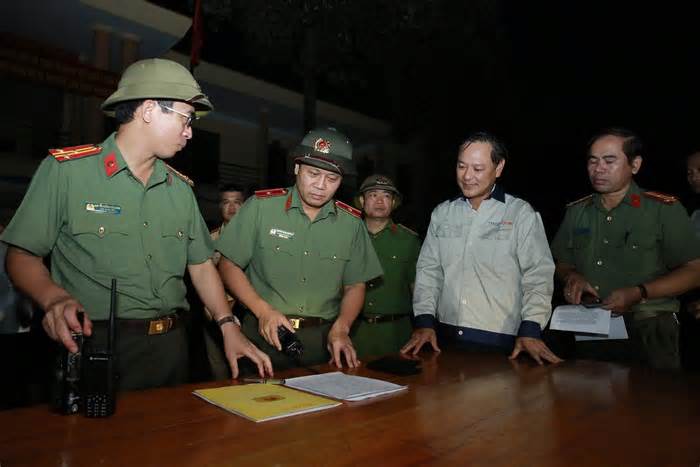 Bộ Công an 'nối sóng' vùng bị cô lập do bão lũ ở Thái Nguyên