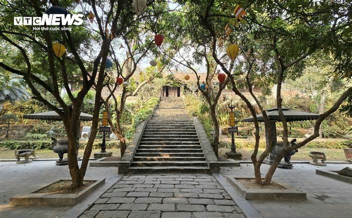 Du xuân về Bắc Ninh, ngắm hàng linh thú quỳ chầu ở chùa Phật Tích