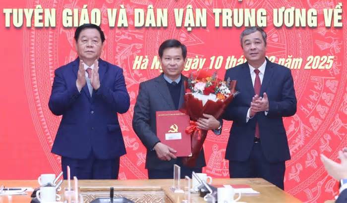 Ban Tuyên giáo và Dân vận TW triển khai các quyết định về công tác cán bộ