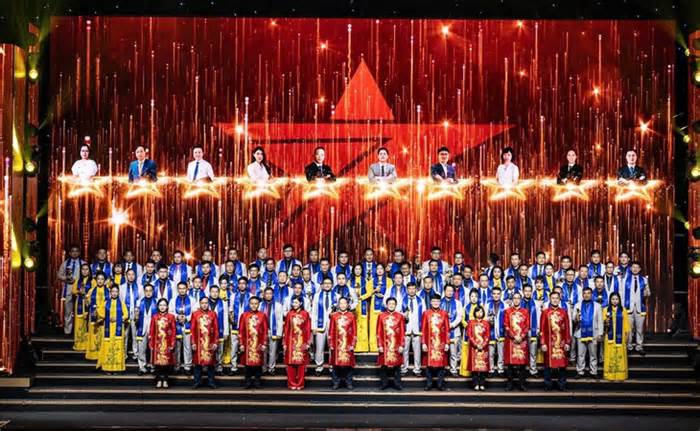 Giải thưởng Sao Đỏ vinh danh doanh nhân trẻ xuất sắc