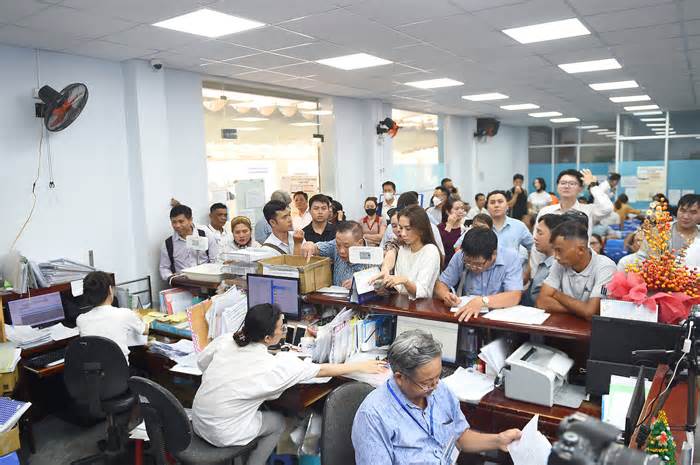 Quá tải cấp đổi giấy phép lái xe: Đừng đổi vì tin đồn, phôi bằng đã có đủ