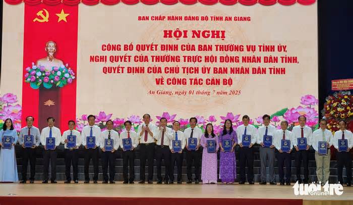 An Giang đã điều động, bổ nhiệm, biệt phái 844 người từ tỉnh về xã