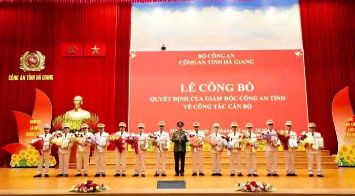 14 lãnh đạo cấp phòng Công an Hà Giang xin nghỉ hưu sớm