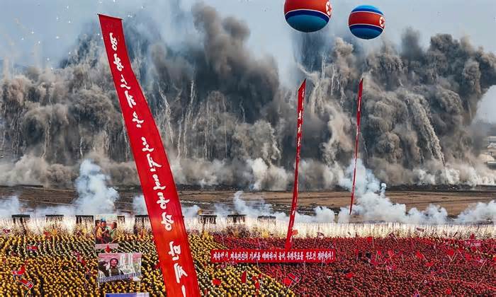 Ông Kim Jong-un nổ mìn khởi công dự án xây 10.000 căn hộ