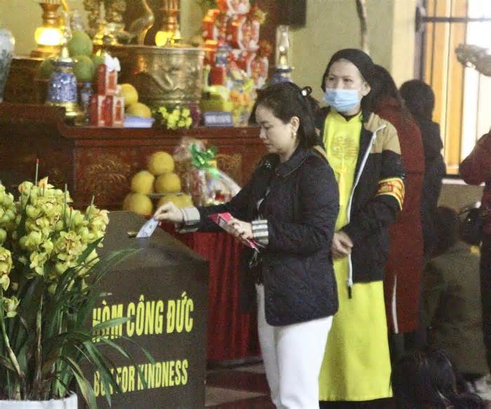 Mùa lễ hội 2025: Minh bạch tiền công đức