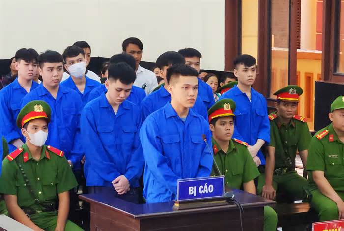 17 người mang hung khí đến nhà đối thủ truy sát