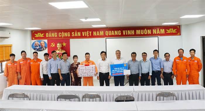 Công ty EPS: phát động thi đua hoàn thành đại tu lần đầu tổ máy S1