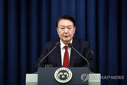 Hàn Quốc: Thế giằng co giữa các nhà điều tra và Tổng thống, ông Yoon Suk Yeol bị giam biệt lập