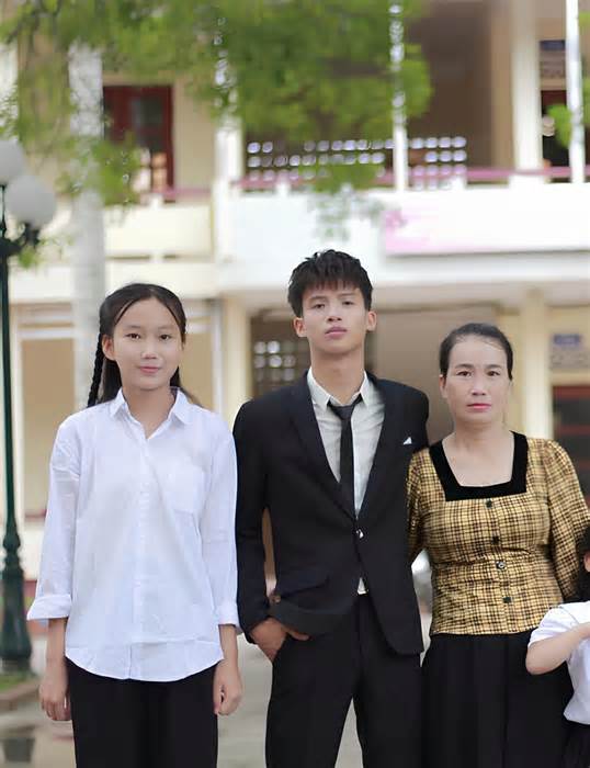 Nỗi đau của mẹ đơn thân có con gái mắc bệnh hiếm