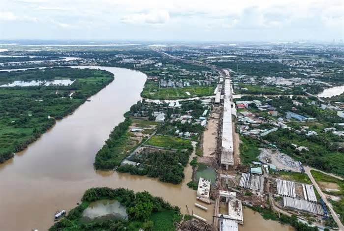 14,7km cầu cạn vành đai 3 TP.HCM chậm tiến độ vì mưa bão