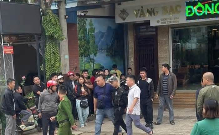 Cướp tiệm vàng ở Thái Nguyên bị người dân vây bắt