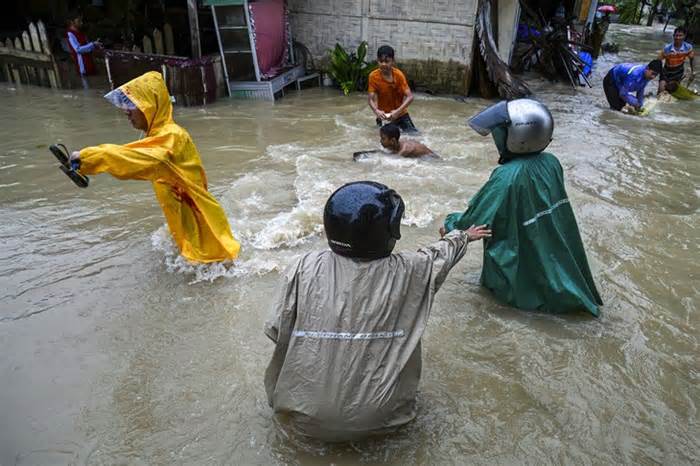 Lũ lụt hoành hành ở Đông Nam Á: Hàng trăm người chết và mất tích ở Indonesia