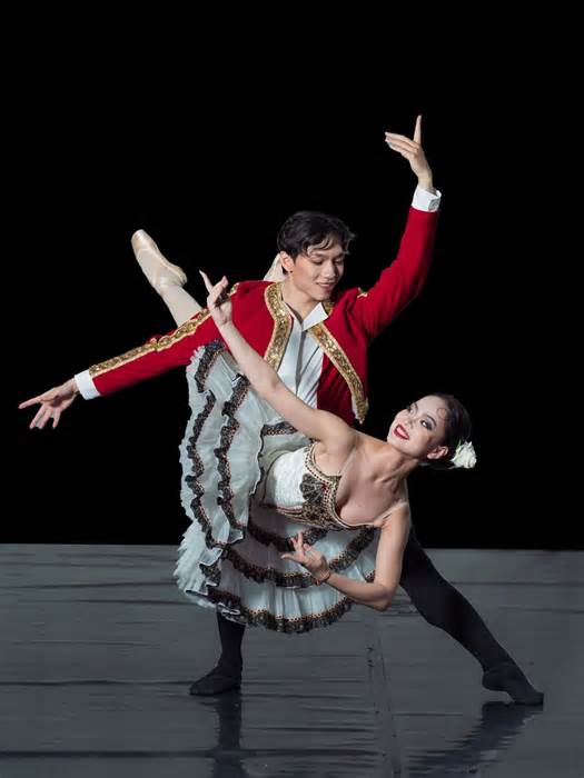 Lần đầu công diễn ballet 'Don Quixote' tại Việt Nam