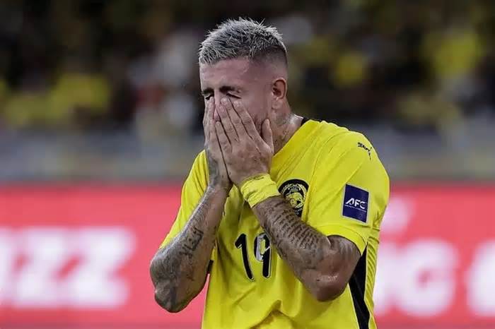 Có đến 13 quan chức bóng đá Malaysia 'nhúng chàm' vụ nhập tịch