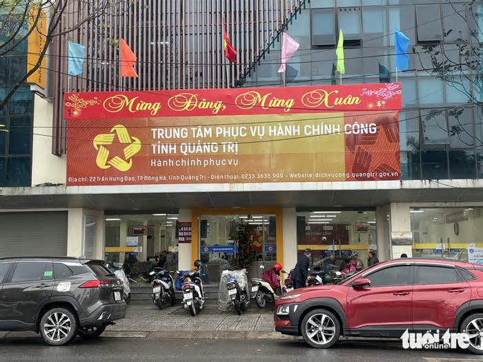 Quảng Trị tiếp nhận hồ sơ cấp đổi giấy phép lái xe sau 3 ngày tạm dừng, tài xế hết lo thi lại