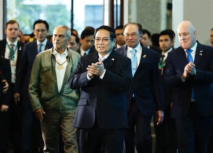 Thủ tướng Phạm Minh Chính và ba lãnh đạo chia sẻ về vai trò của giới trẻ trong chống biến đổi khí hậu