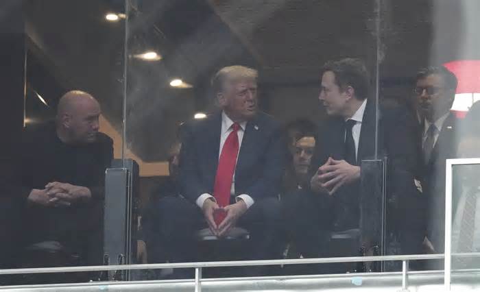 Ông Trump và Elon Musk lần đầu trò chuyện công khai sau xung đột