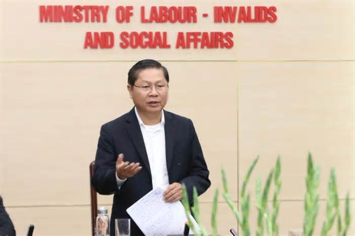 Thứ trưởng Bộ Lao động, Thương binh và Xã hội làm thứ trưởng Bộ Giáo dục và Đào tạo