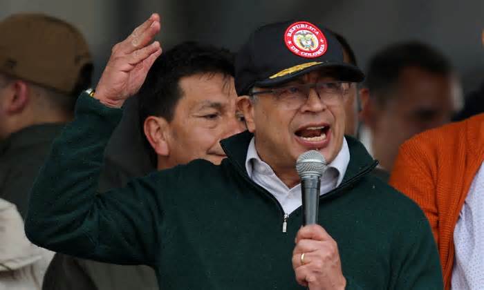 Tổng thống Colombia nói bị mafia ám sát hụt bằng tên lửa