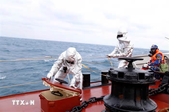 Biên đội tàu Hải quân Việt Nam và Trung Quốc tuần tra liên hợp trên vịnh Bắc Bộ