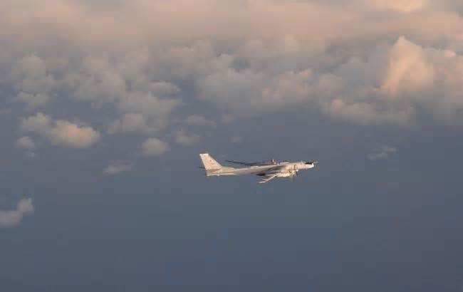 Tiêm kích tàng hình F-35 Na Uy áp sát nhóm máy bay ném bom Nga