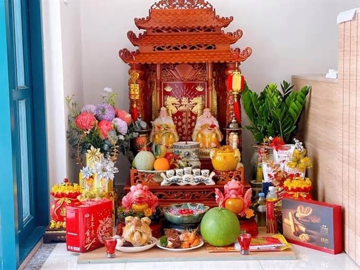 Ban thờ thần Tài nên thắp mấy cây nhang?