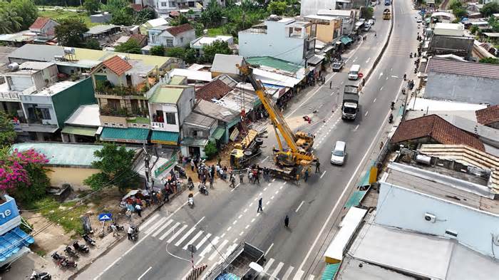 Hiện trường vụ tai nạn kinh hoàng ở Quảng Ngãi khiến 1 chết, 3 bị thương