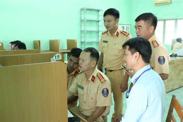 Không để gián đoạn cấp đổi giấy phép lái xe