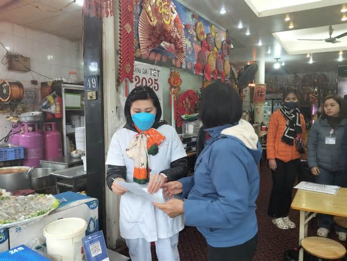 3 nhà hàng, quán ăn ở quận Tây Hồ bị phạt 12 triệu đồng vì vi phạm an toàn thực phẩm