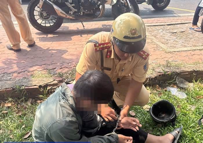 Truy đuổi, bắt nghi phạm trộm xe mang theo thiết bị phá sóng định vị