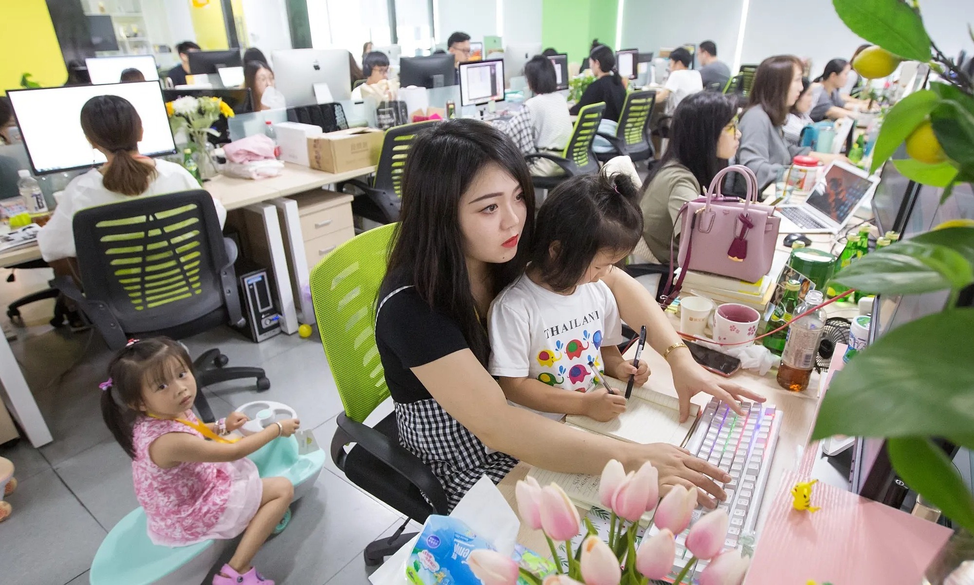 Có tiền cũng không muốn đẻ ở Trung Quốc