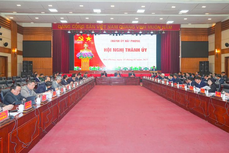 Trưởng ban Tuyên Giáo, Phó Chủ tịch thành phố và 32 cán bộ chủ chốt Hải Phòng xin nghỉ trước tuổi