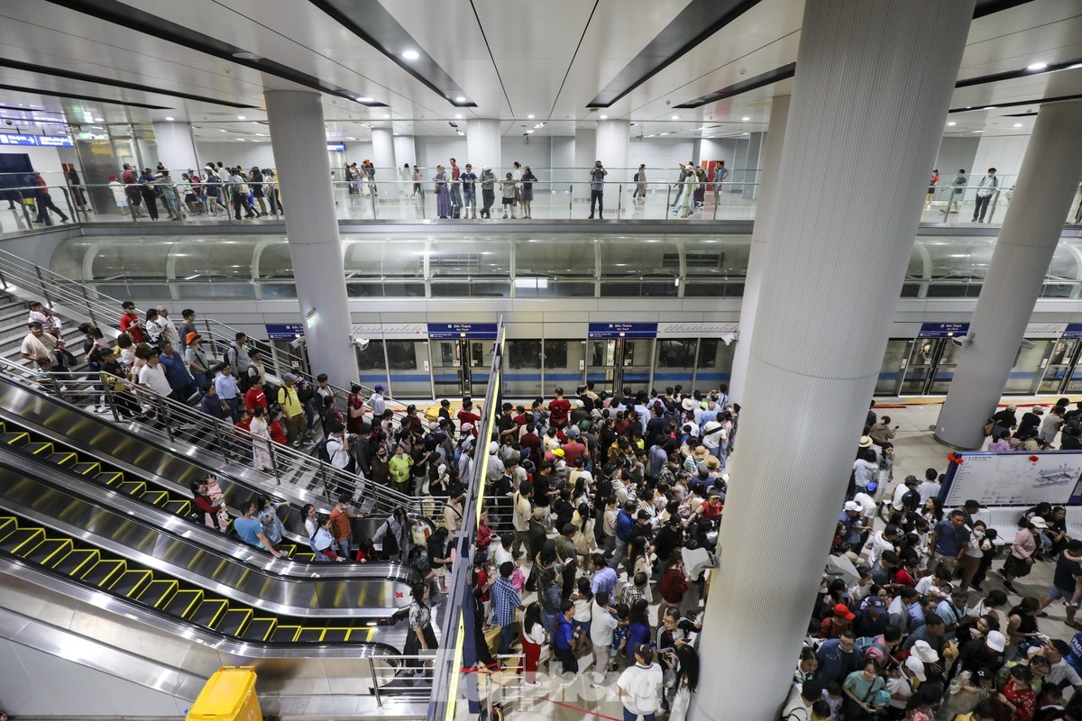 Metro số 1 ở TPHCM đôi lúc phải tạm dừng hoạt động do... sét