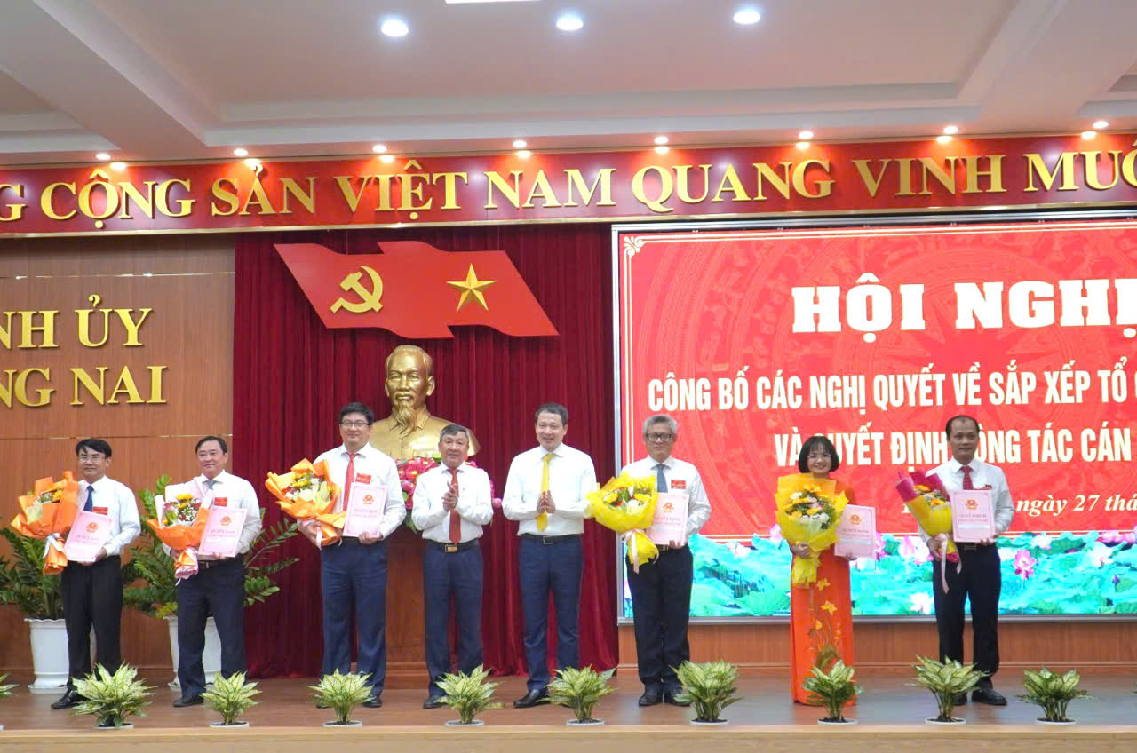 13 lãnh đạo sở ở Đồng Nai xin nghỉ hưu trước tuổi