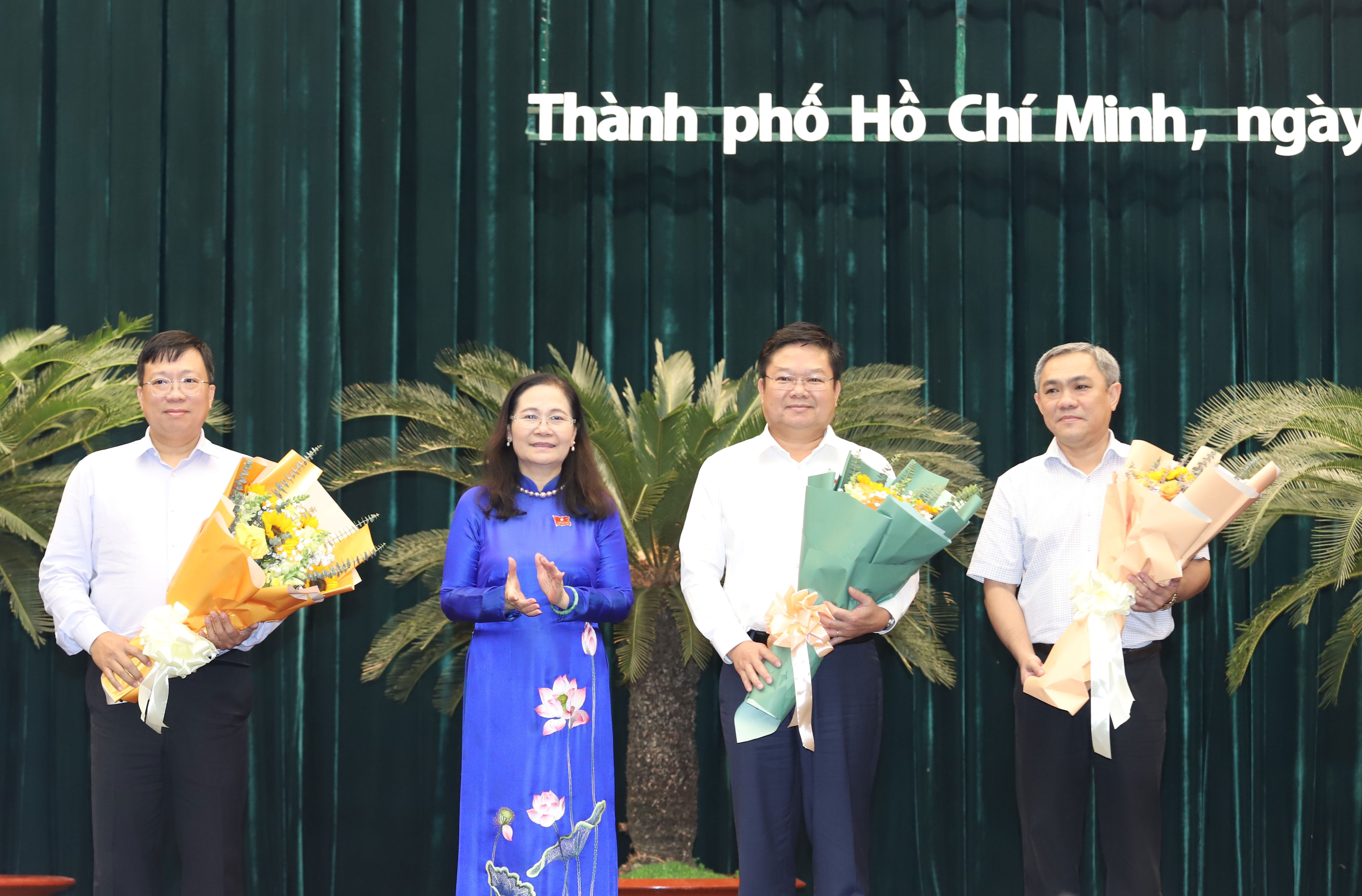 Tướng quân đội làm Ủy viên UBND TPHCM